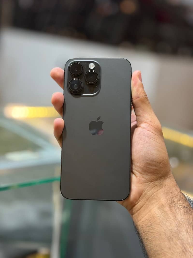 Apple iPhone 13 Pro Max 1