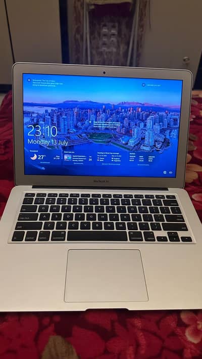 Apple MacBook Air 13" i5 8GB 128GB SSD - Windows 10 - Rawalpindi