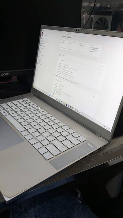 Razer blade 15 (2019) RTX 2060 16Gb ram 512 ssd with box