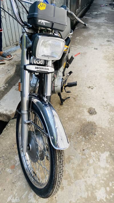 Honda 125 lush condition 2k15 model