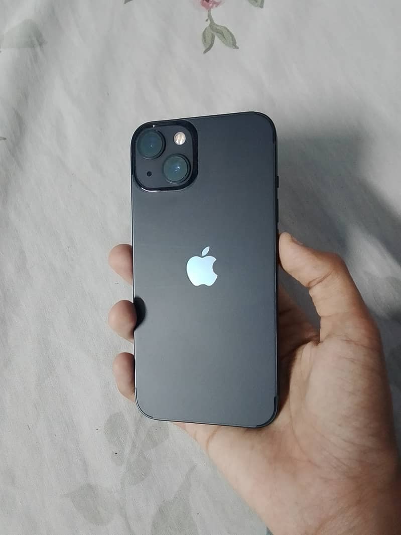 Apple iPhone 13 0