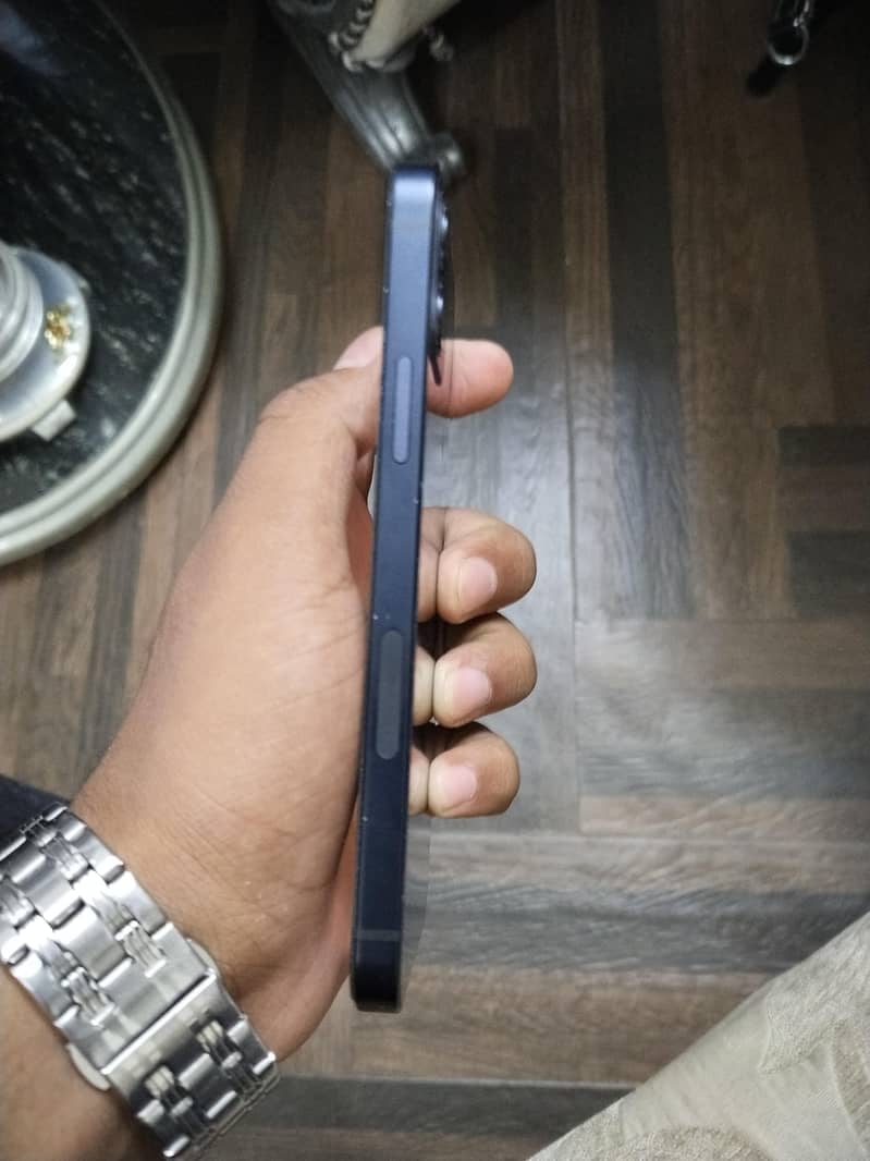 Apple iPhone 12 urgent sale 3