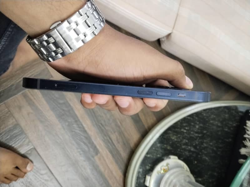 Apple iPhone 12 urgent sale 4