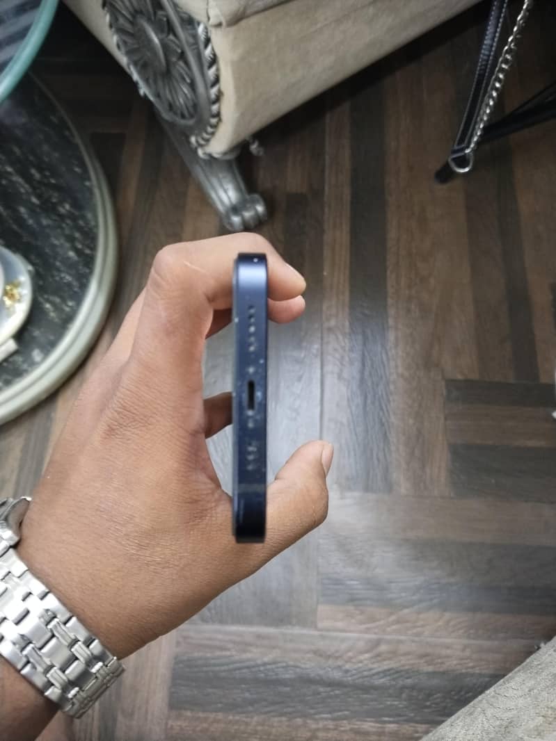 Apple iPhone 12 urgent sale 5