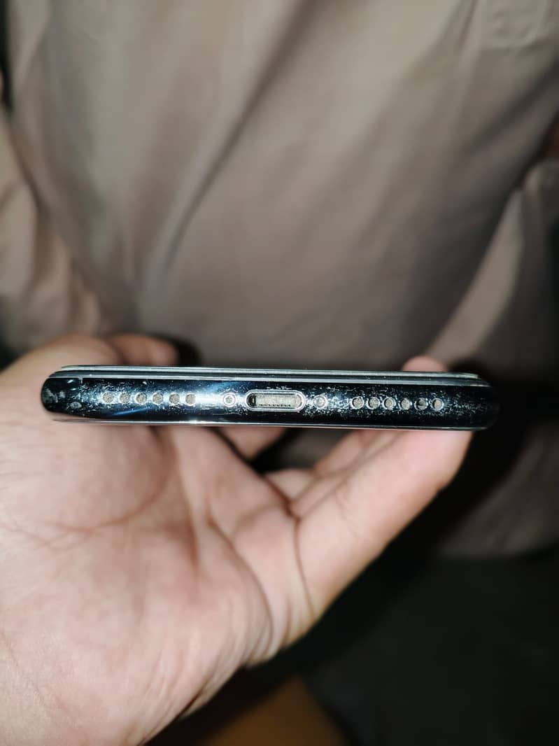 Apple iPhone X 5