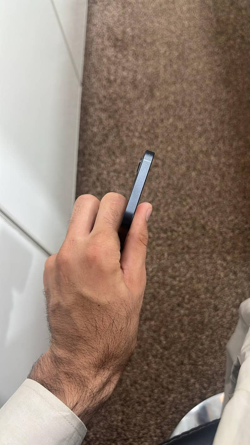 Apple iPhone 12 2
