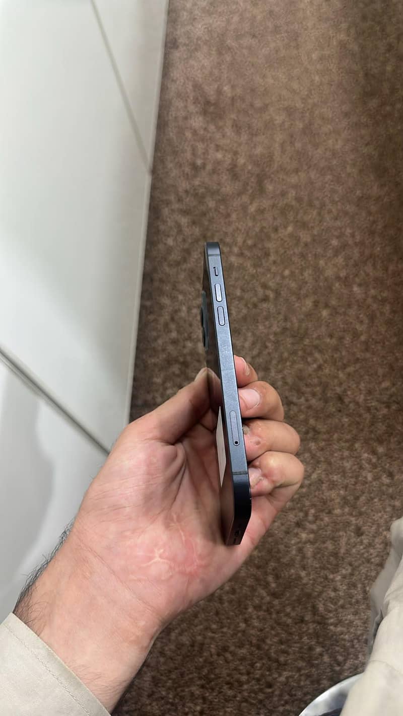 Apple iPhone 12 5
