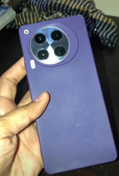 Tecno CAMON 30