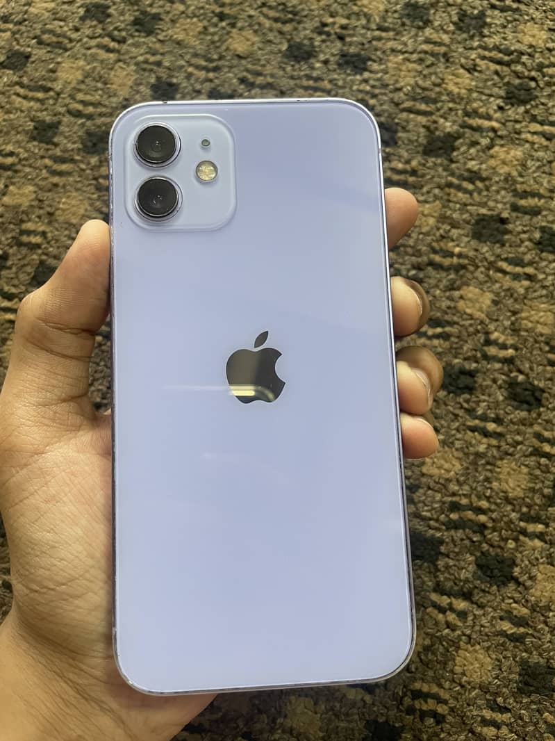 Apple iPhone 12 4