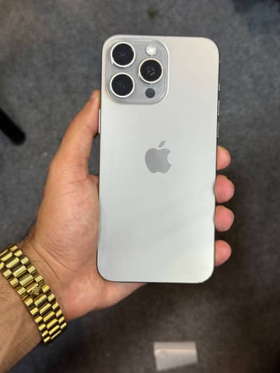 Apple iPhone 15 Pro Max 10 by 10