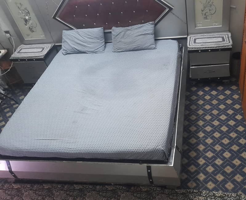 bed and showcase 0