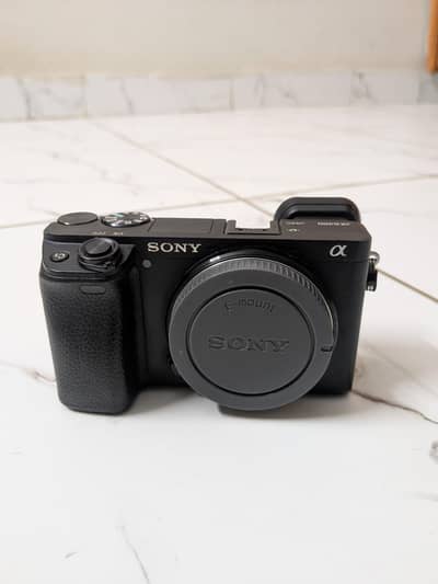 Sony A6400 with 2 batteries