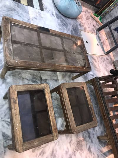 Sofa set and 2 Tables