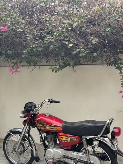 United 125