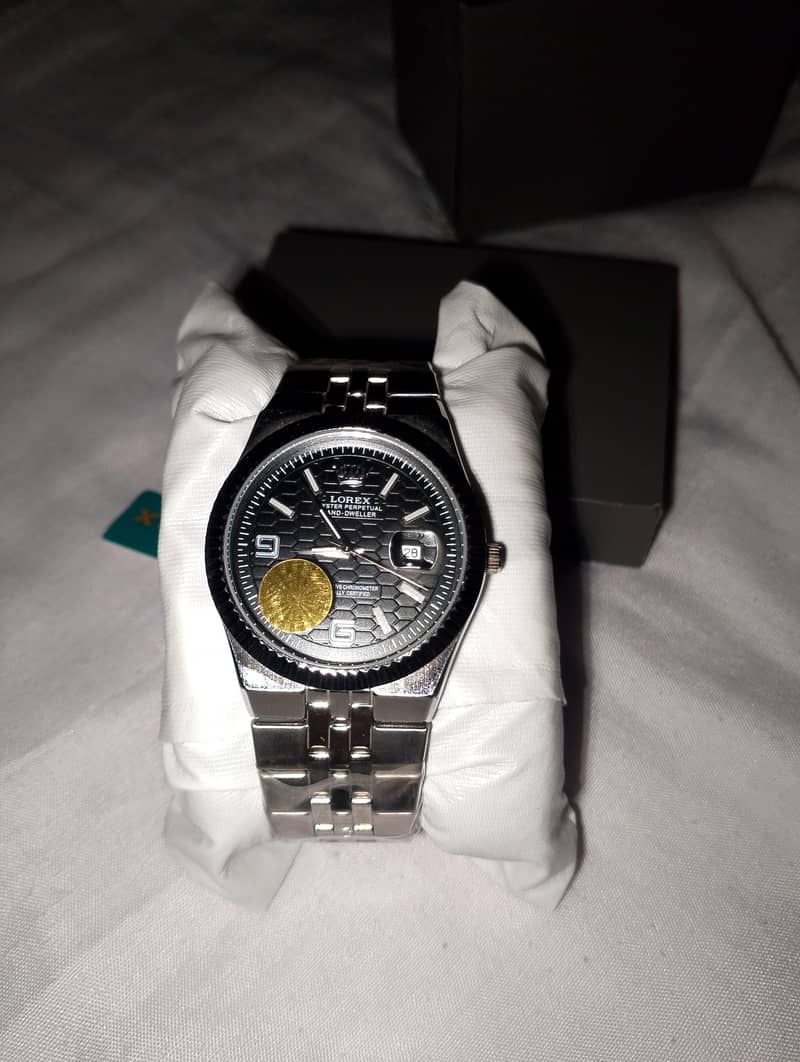 LOREX Watch 0