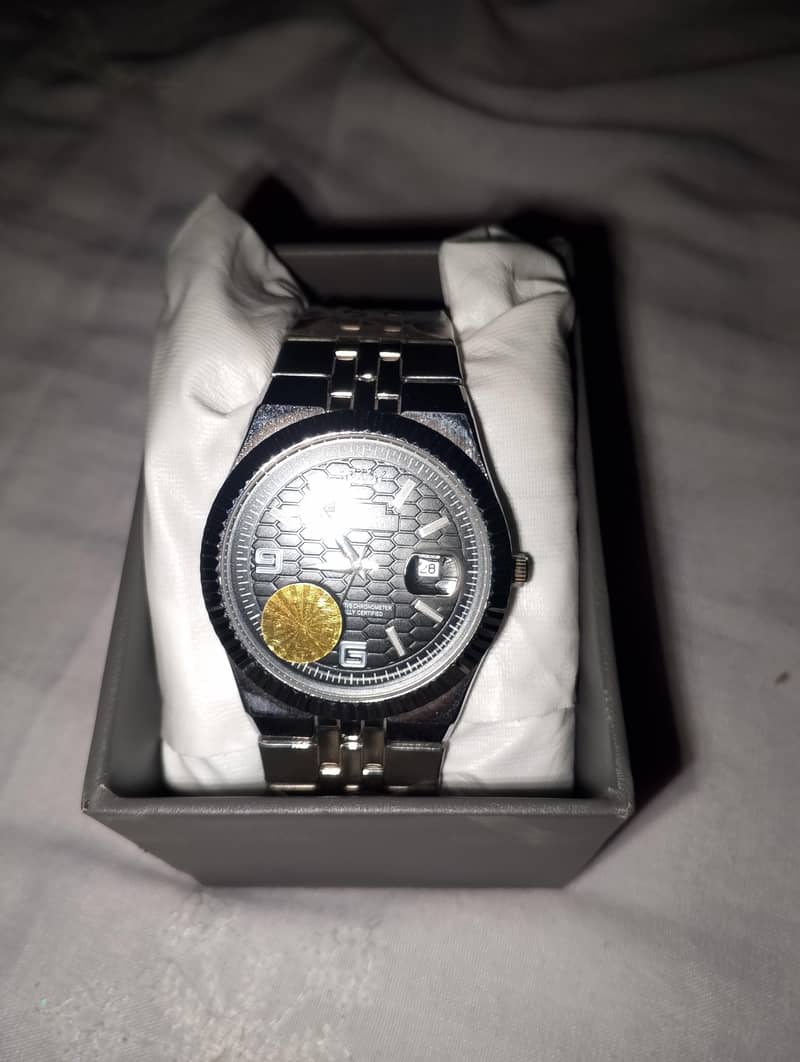 LOREX Watch 1