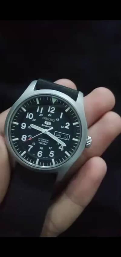 Seiko sports watch for sale, not opened or repaired. .