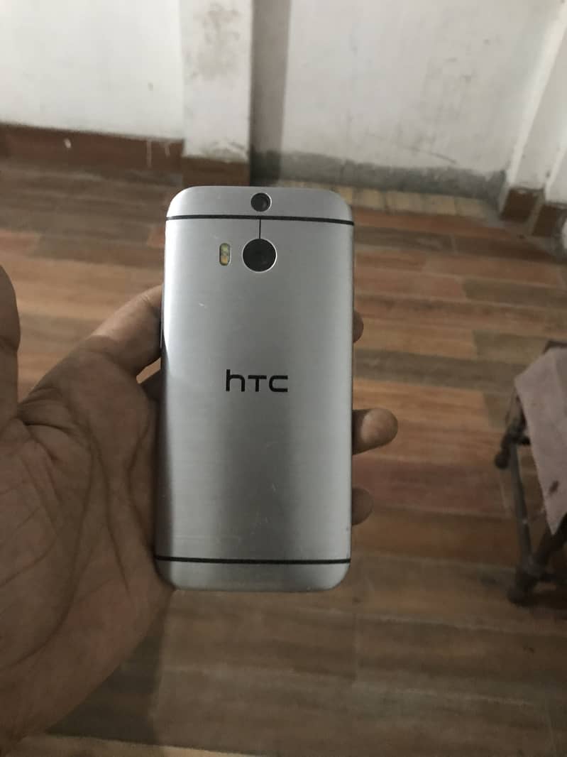 HTC One M8 0