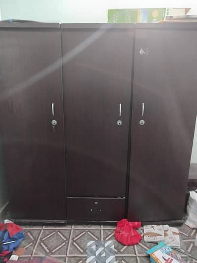 3 door wardrobe