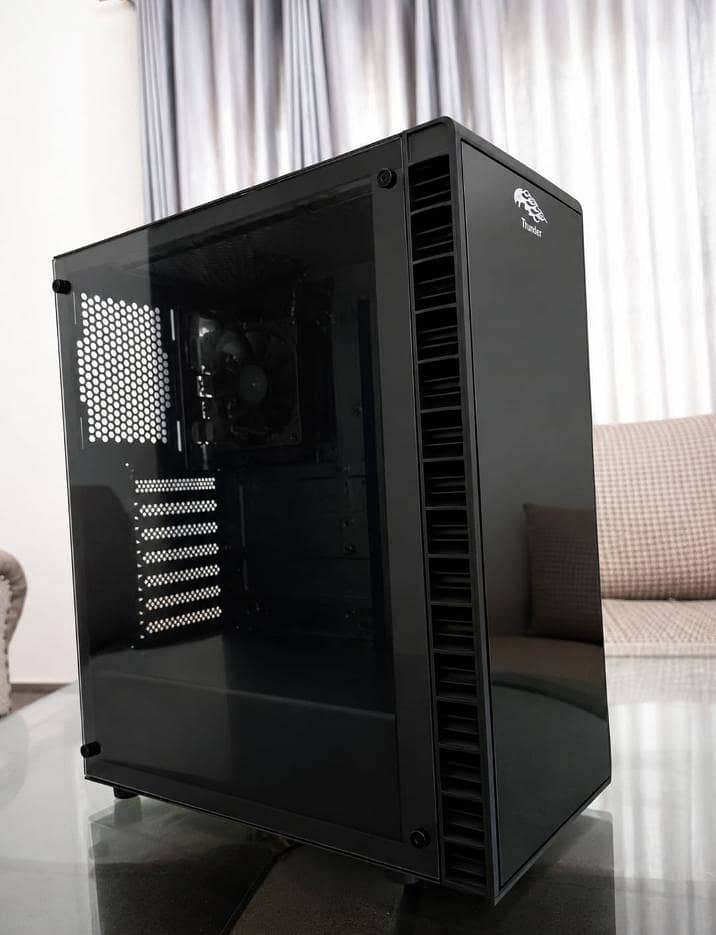 GAMING computer setup with all accessories 03709016583 1