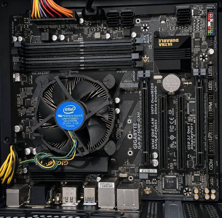 GAMING computer setup with all accessories 03709016583 2