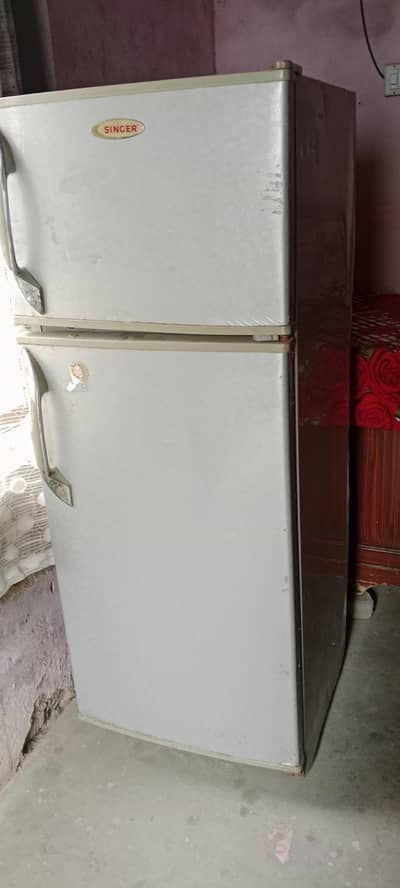 fridge achi chlti he oper wala khana change he
