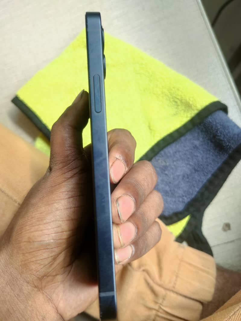 Apple iPhone 12 0