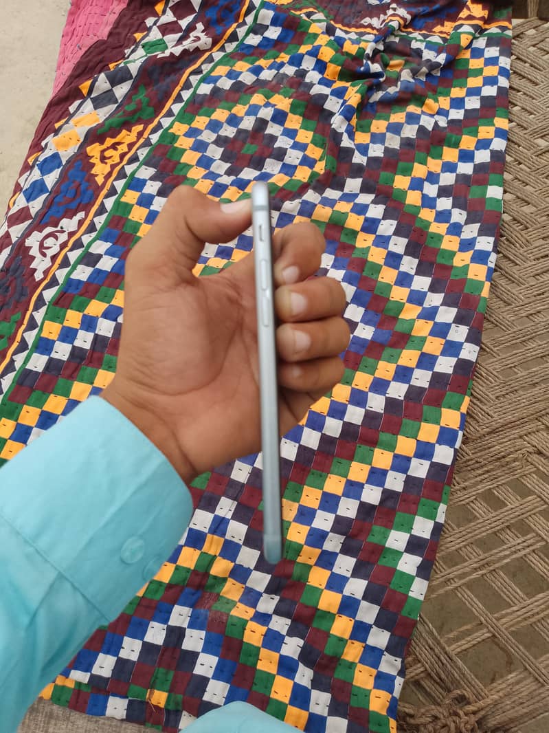 Apple iPhone 6 1