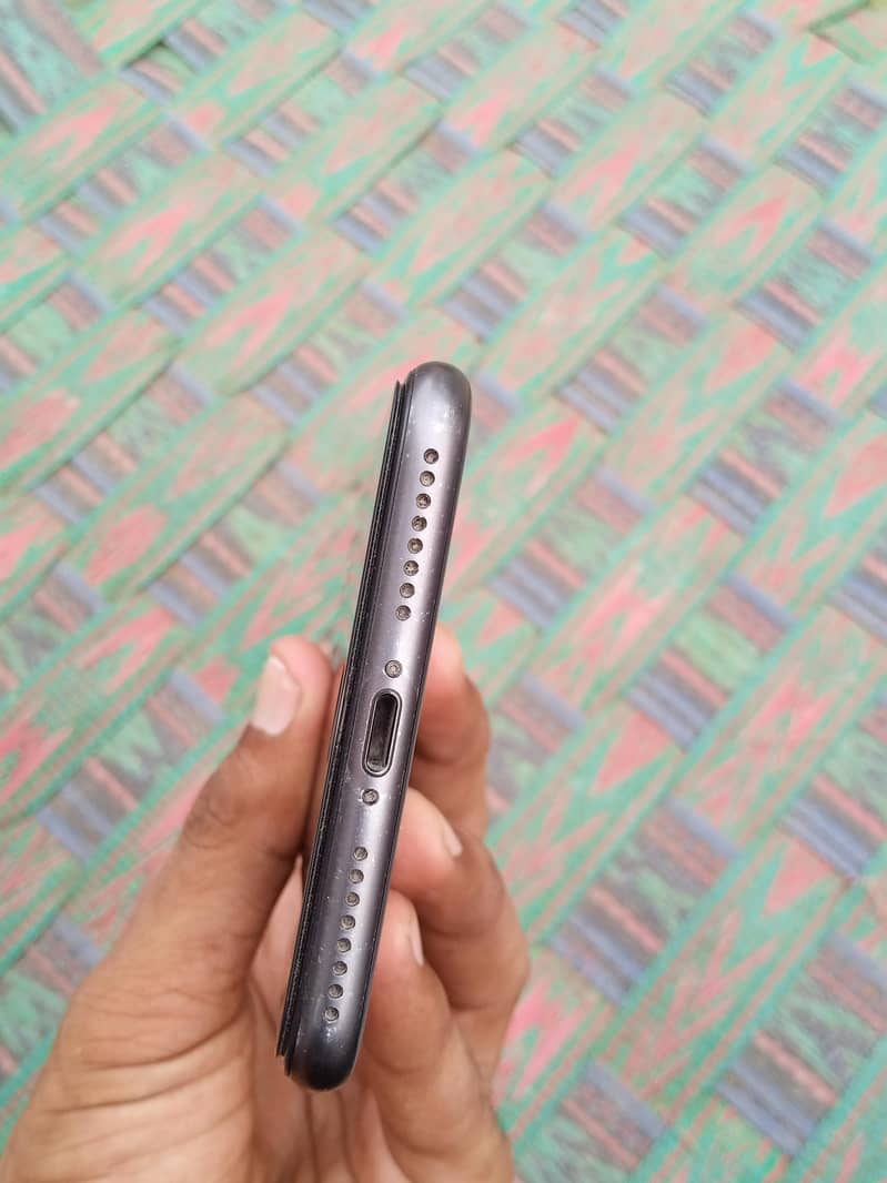 Apple iPhone 8 Plus 1