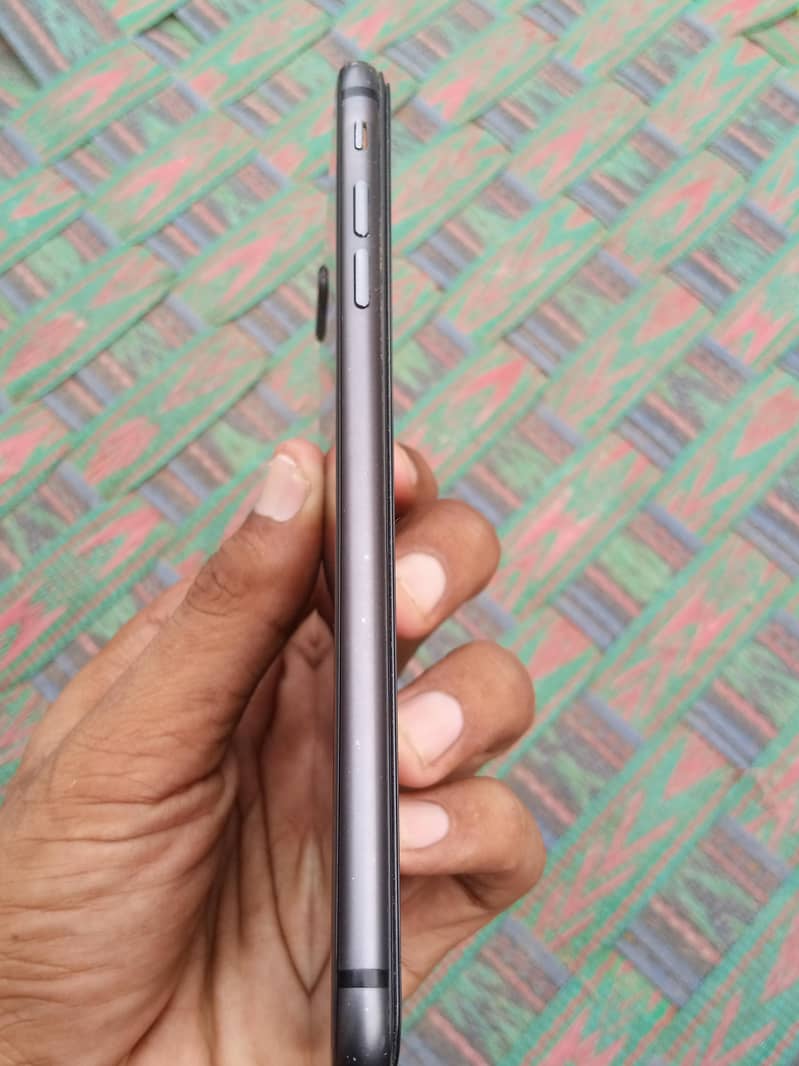 Apple iPhone 8 Plus 2