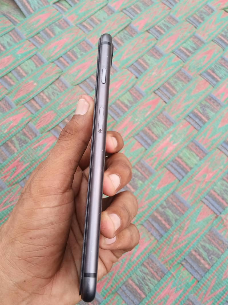 Apple iPhone 8 Plus 3