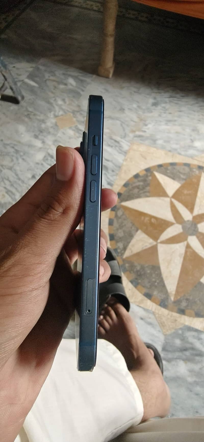 Apple iPhone 13 2