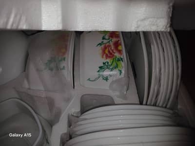 complete dinner set for sale beautifull & elegant