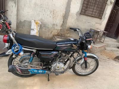 Bikes       Honda 125.    honda 125 in burewala.   motorcycle s
