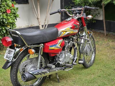 Honda 125 /2025 model 10/10 like new bike