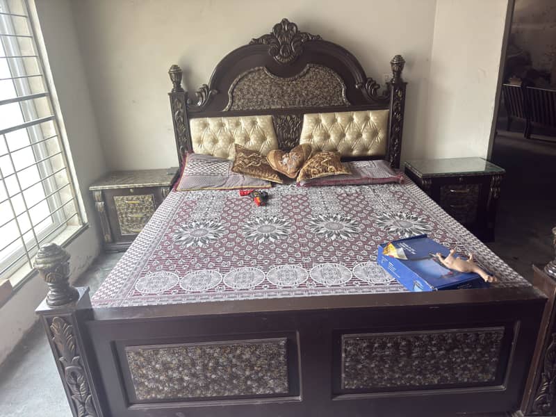Bed set and dressing table 1