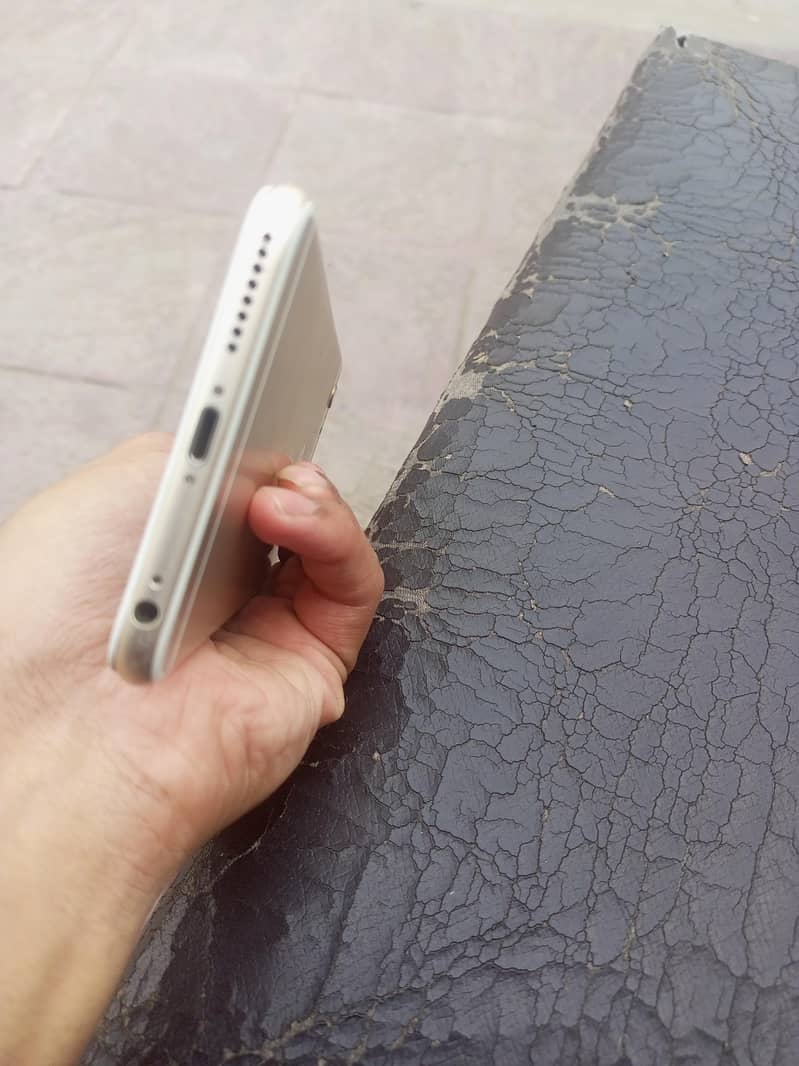 Apple iPhone 6 Plus 2