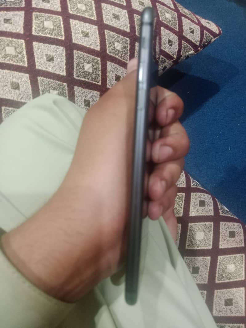 Apple iPhone 8 Plus 2