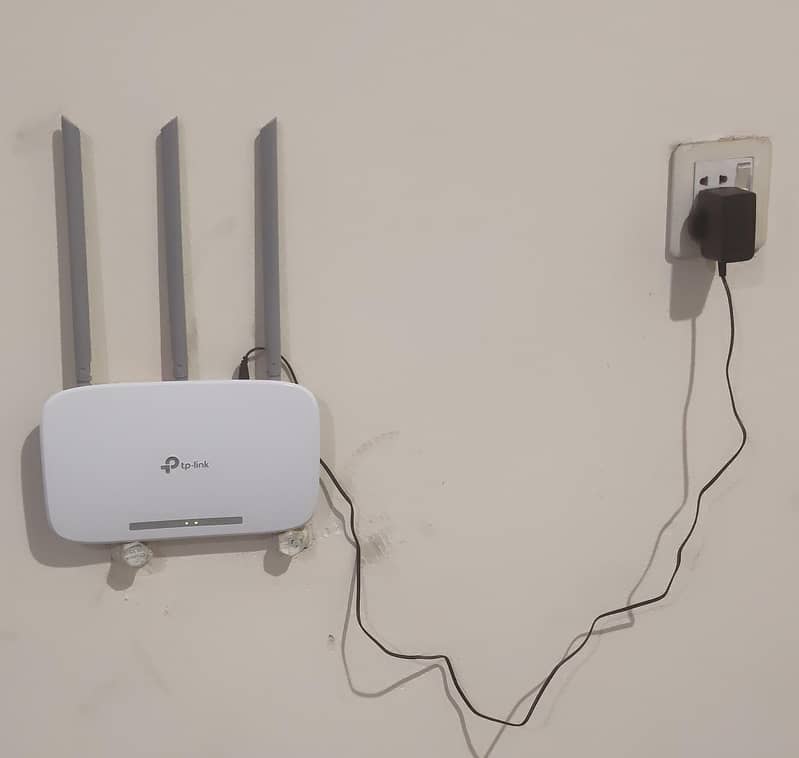 TP Link Wireless N Router 1