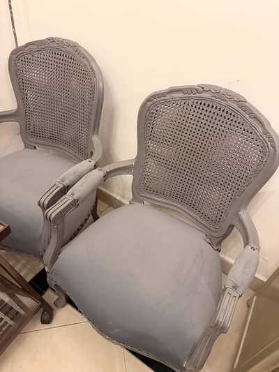 Two set of chairs and table