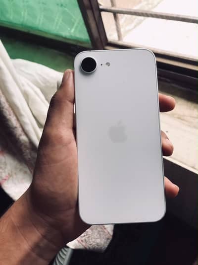 iPhone 16 E