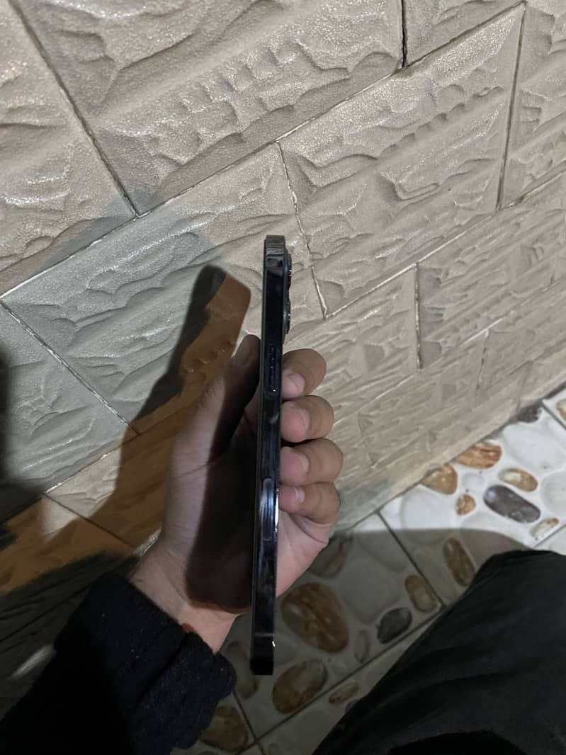 Apple iPhone 12 Pro Max 3