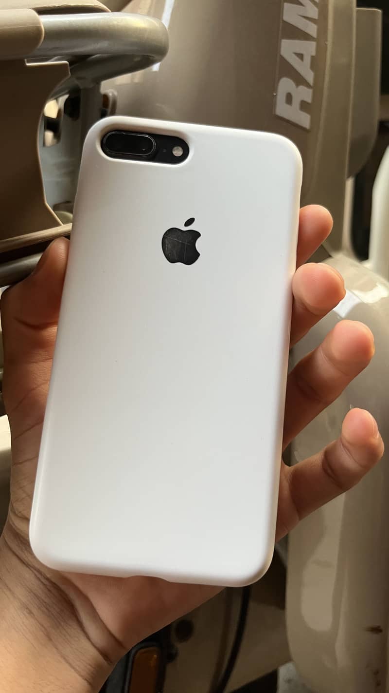 Apple iPhone 7 Plus 2