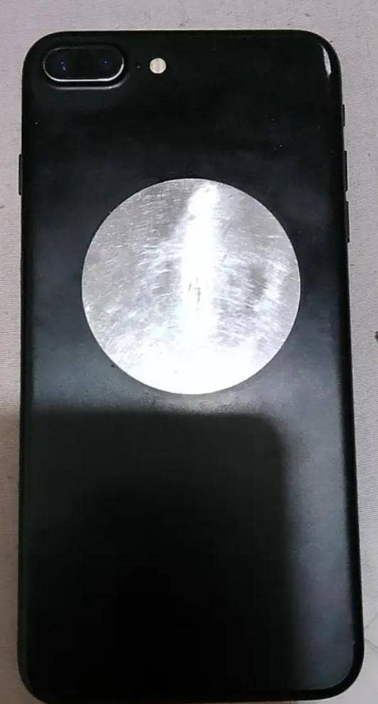 Apple iPhone 7 Plus 1