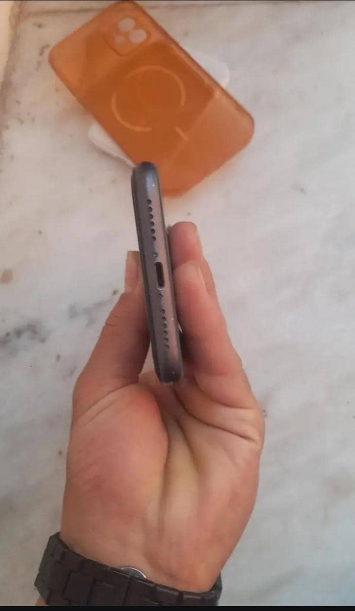 Apple iPhone 11 5