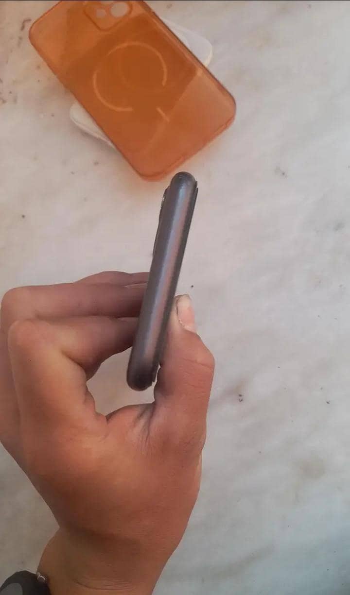 Apple iPhone 11 6