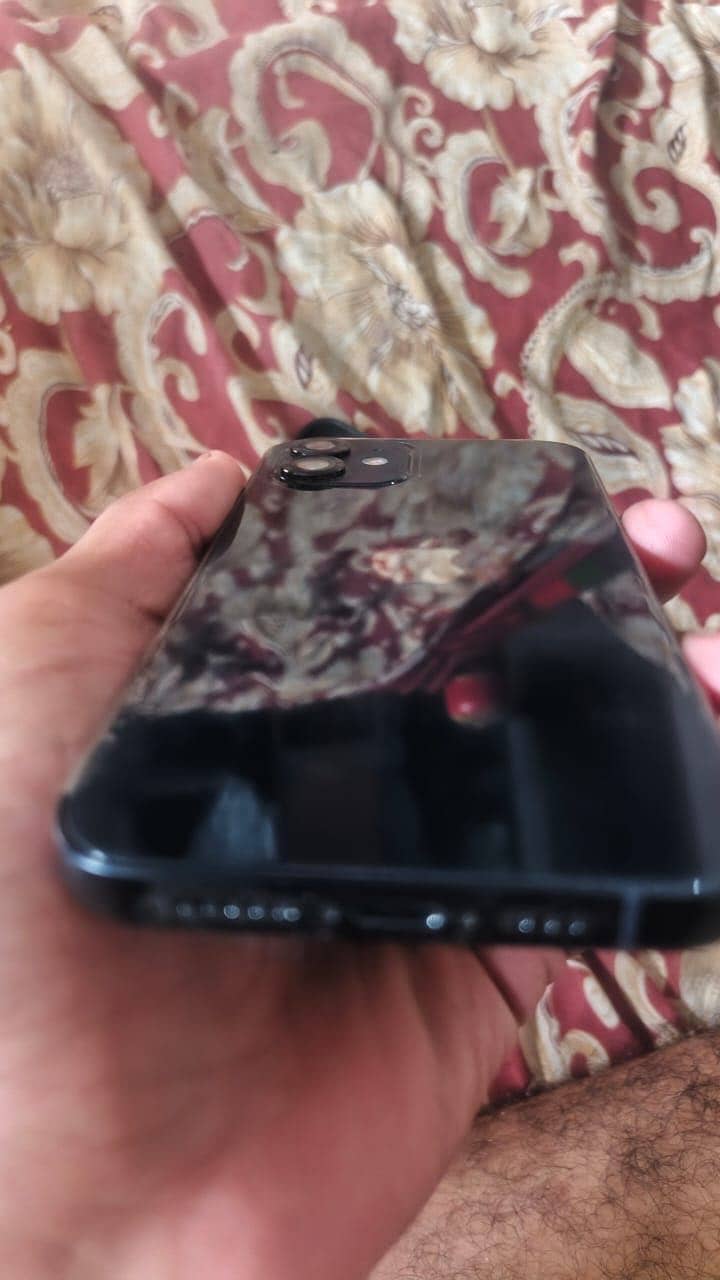 Apple iPhone 12 6