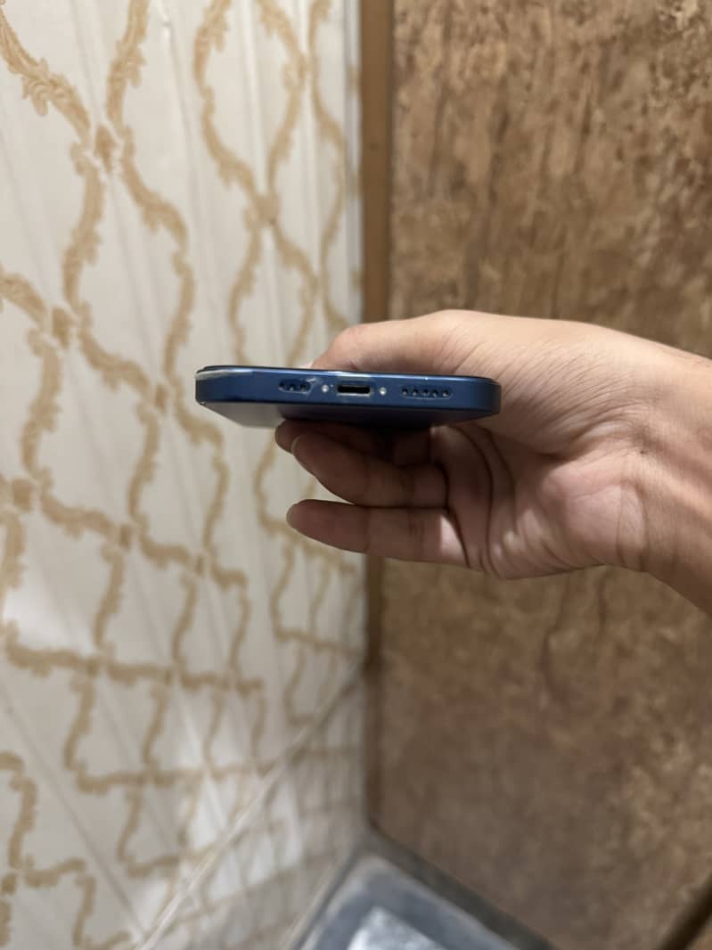 iPhone 12 3