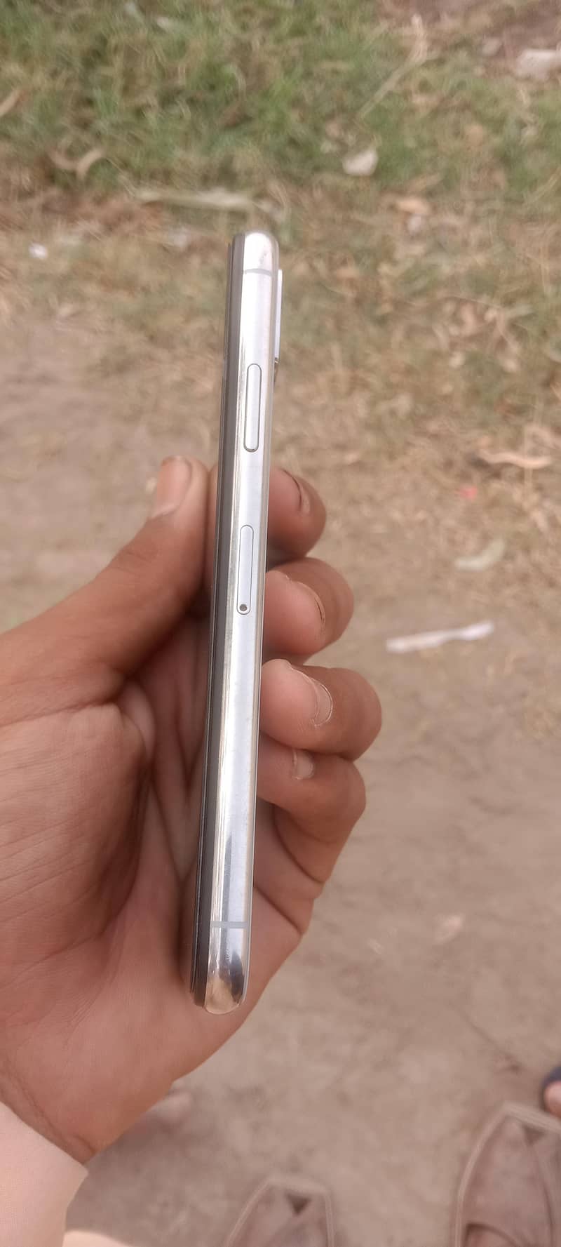 Apple iPhone X 4
