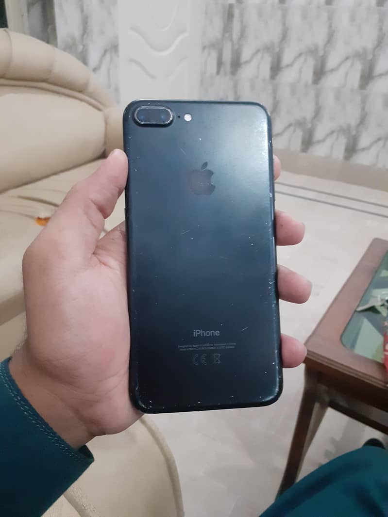Apple iPhone 7 Plus 1